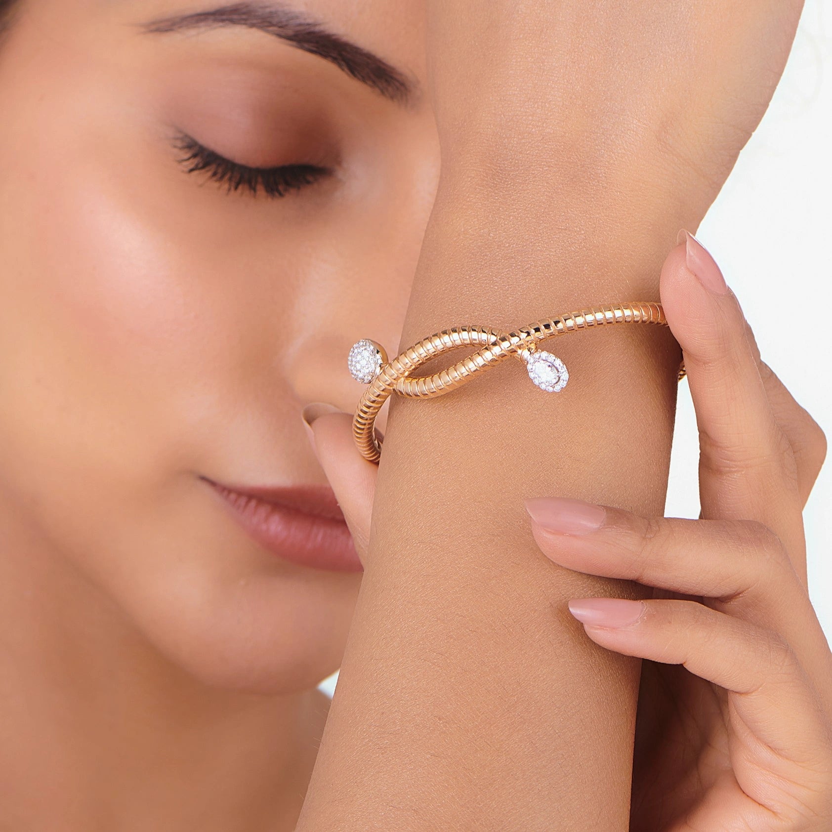 Soiree Inferno Twisted Oval Bracelet - Zen Diamond India