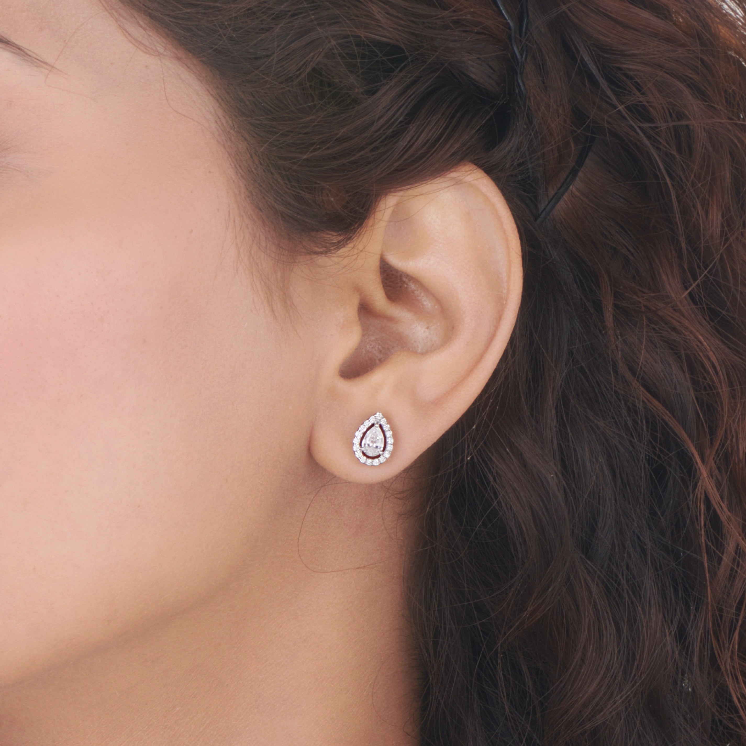 Solitaire Gleaming Dewdrop Studs - Zen Diamond India