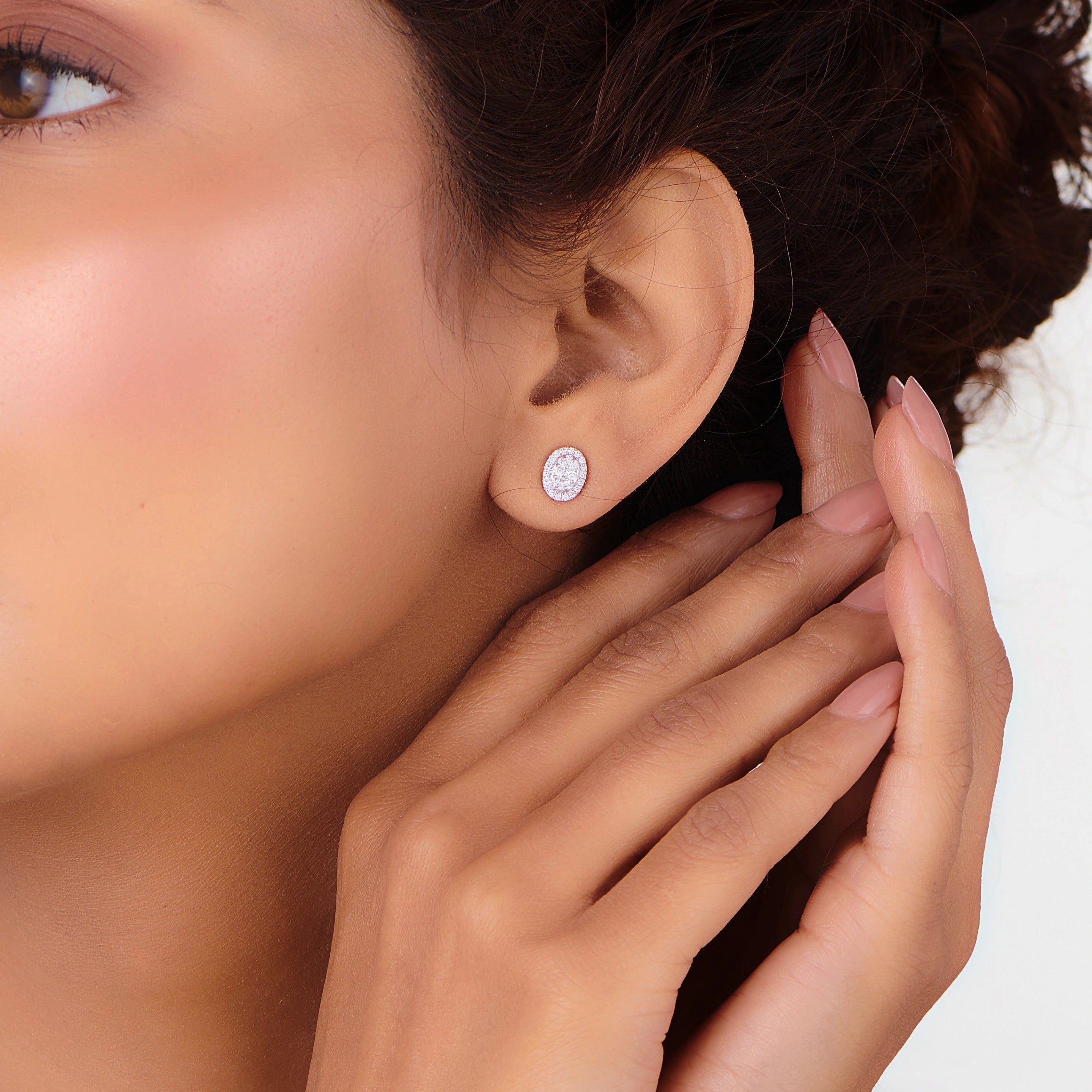 Deck Up Grand Glamour Studs - Zen Diamond India