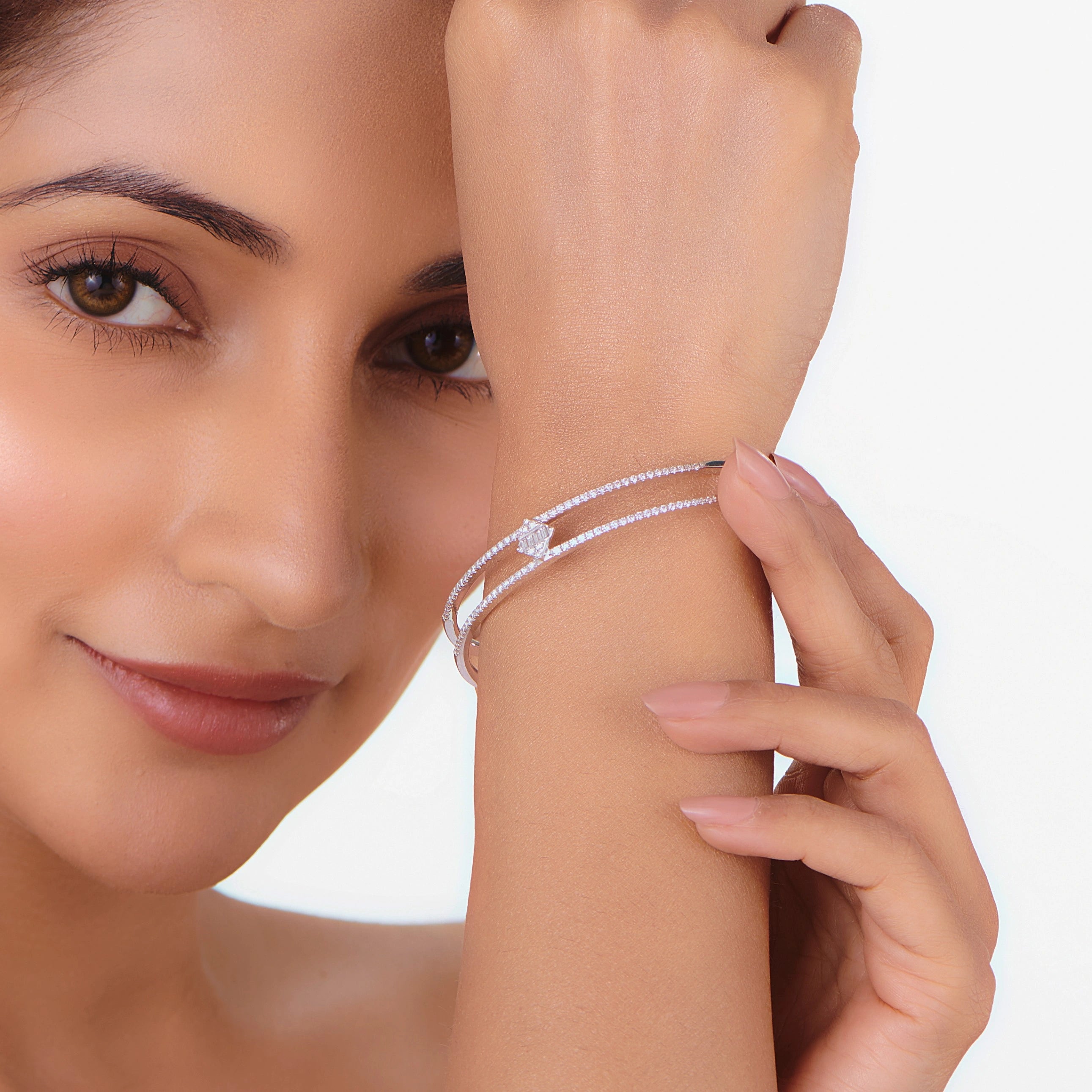 Enchante Clover Streamline Bracelet - Zen Diamond India