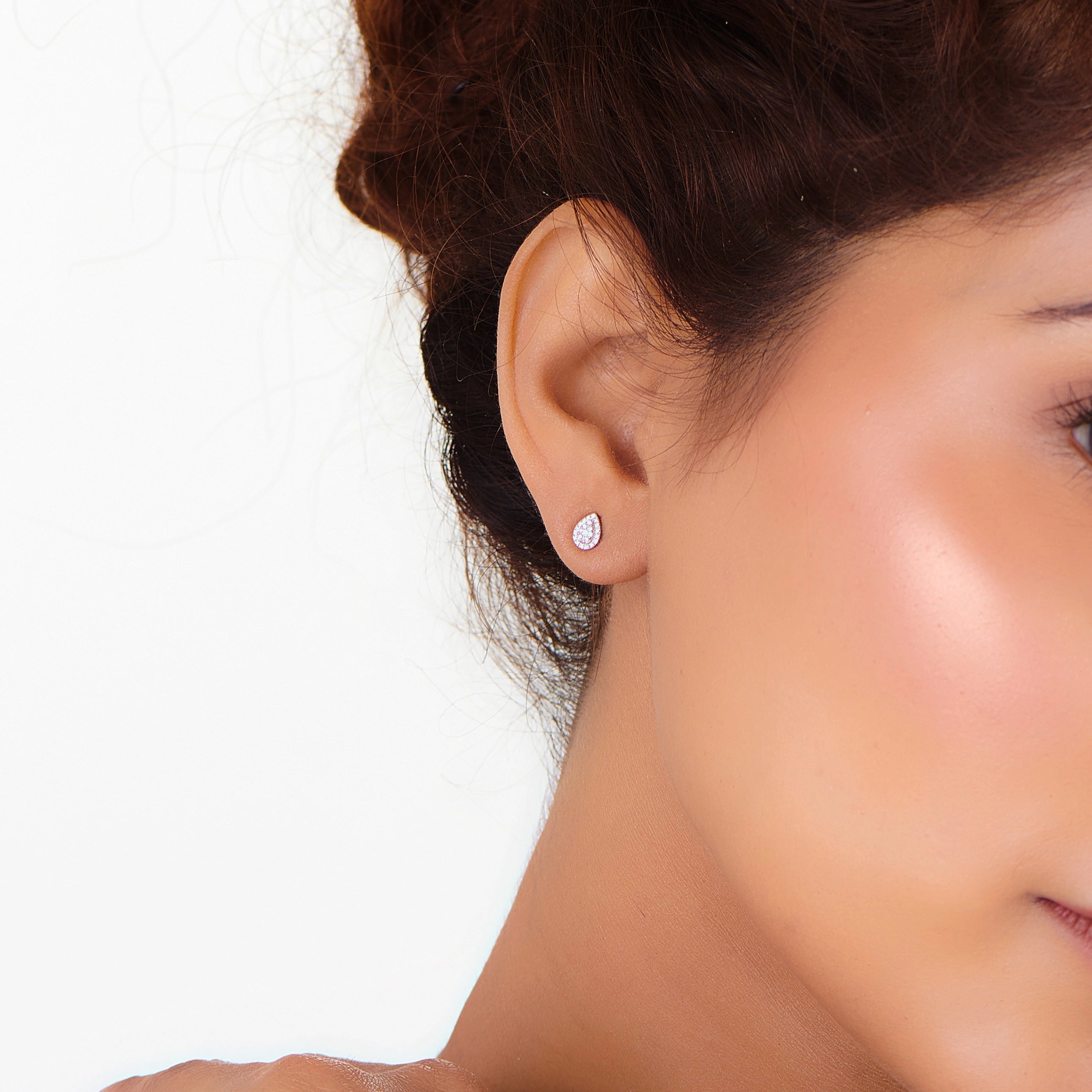 Deck Up Gleam Dewdrop Studs - Zen Diamond India