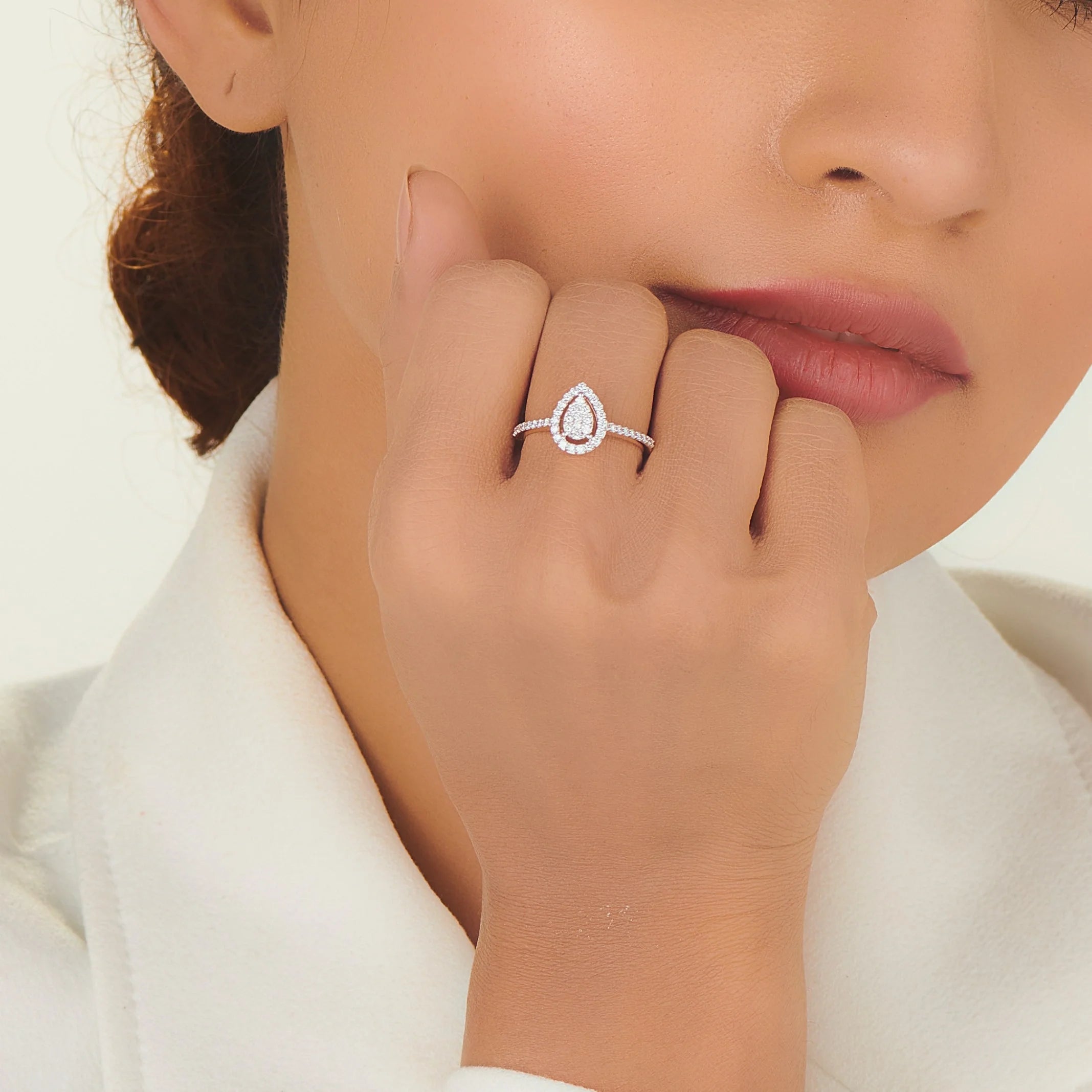 Sassy Glam Halo Luxe Ring - Zen Diamond India