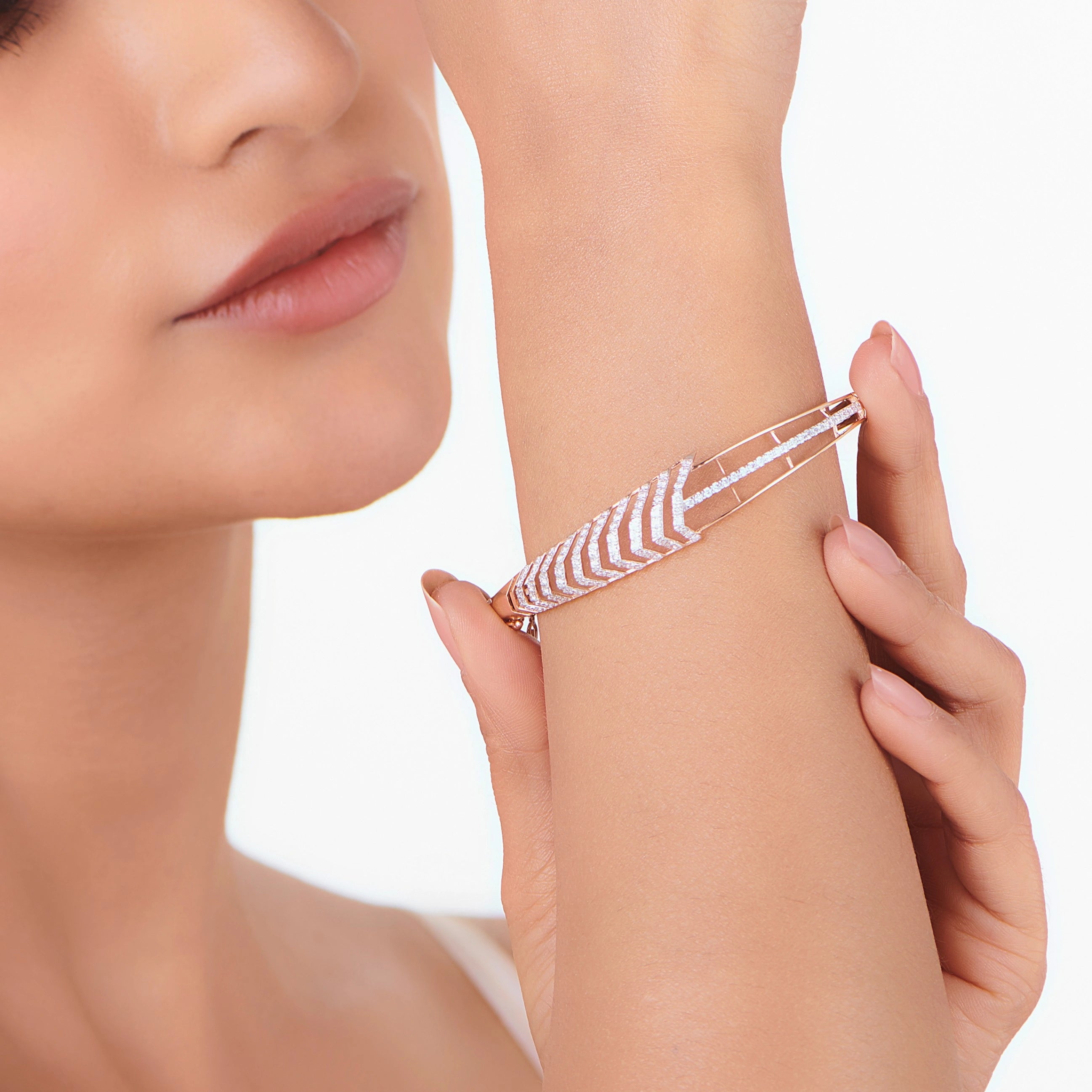 Enchante Diamond Arrow Bracelet - Zen Diamond India