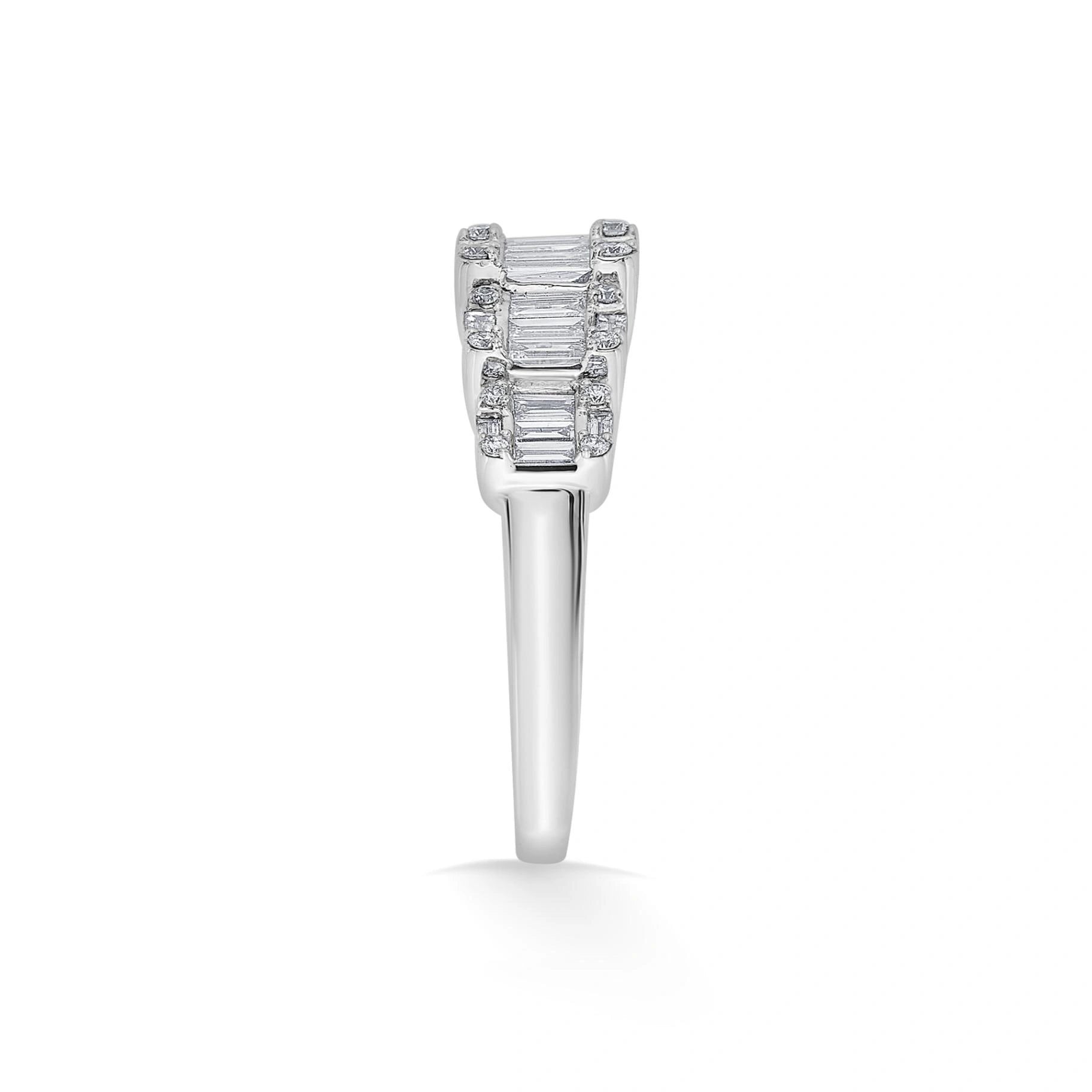 Meta Regal Radiance Crown Ring