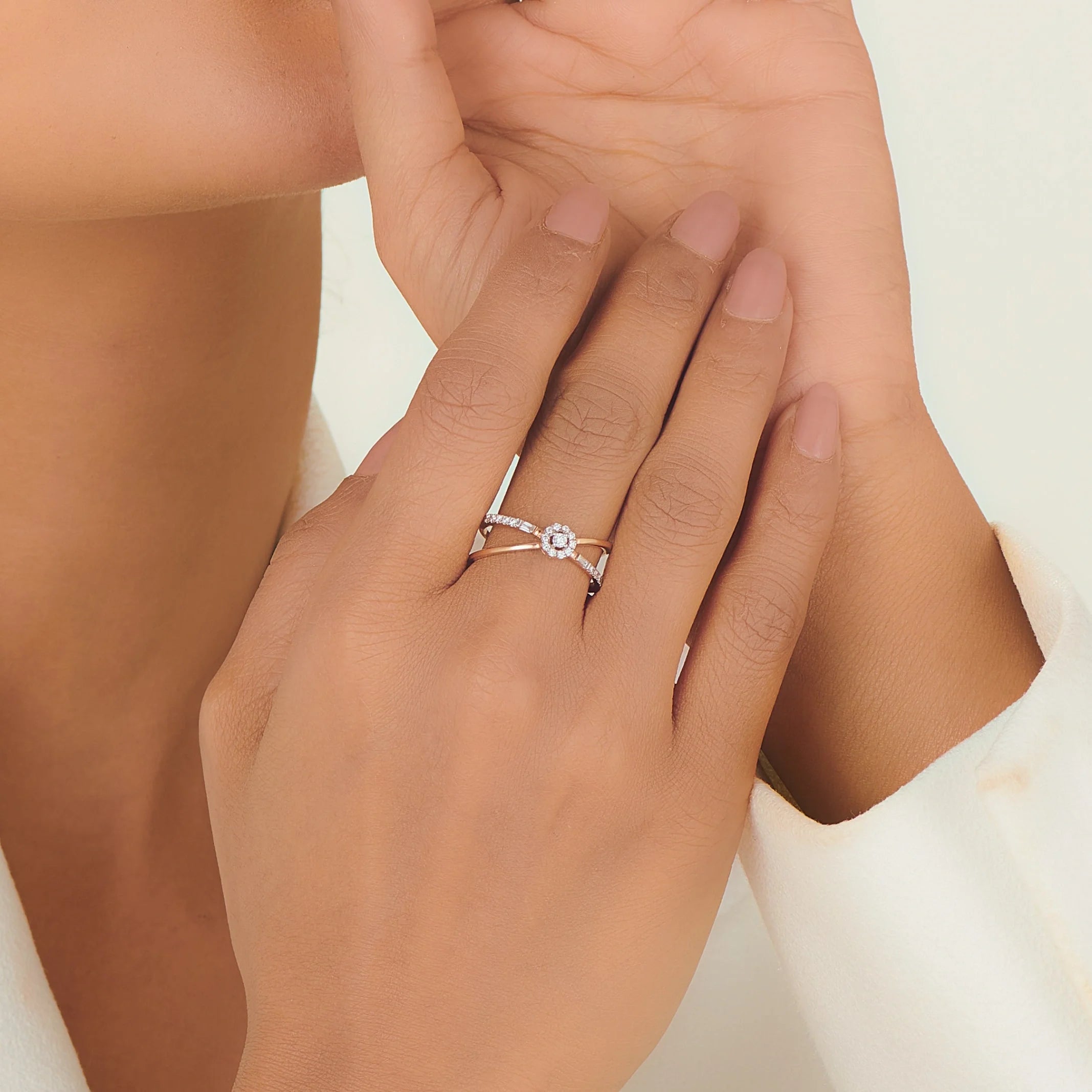 Bojuee Round Criss Cross Ring - Zen Diamond India