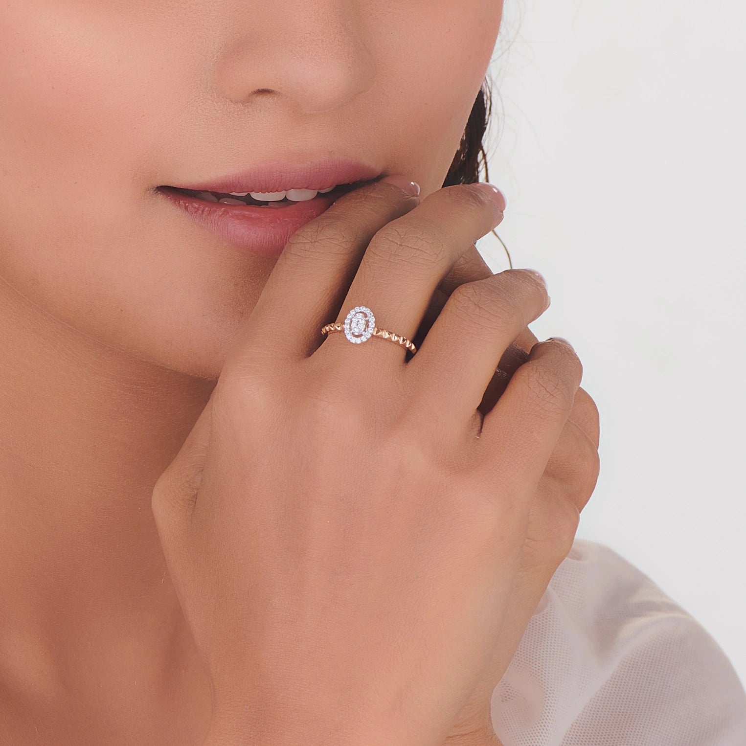 Soiree Oval Nova Spark Ring - Zen Diamond India
