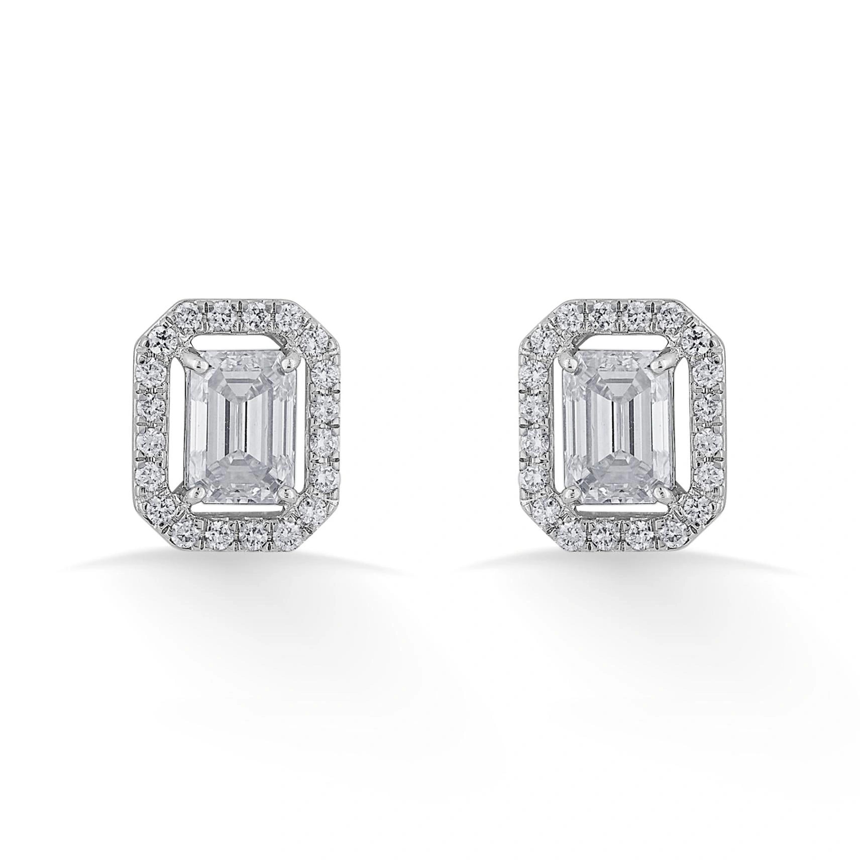 Solitaire Regal Glow Studs - Zen Diamond India