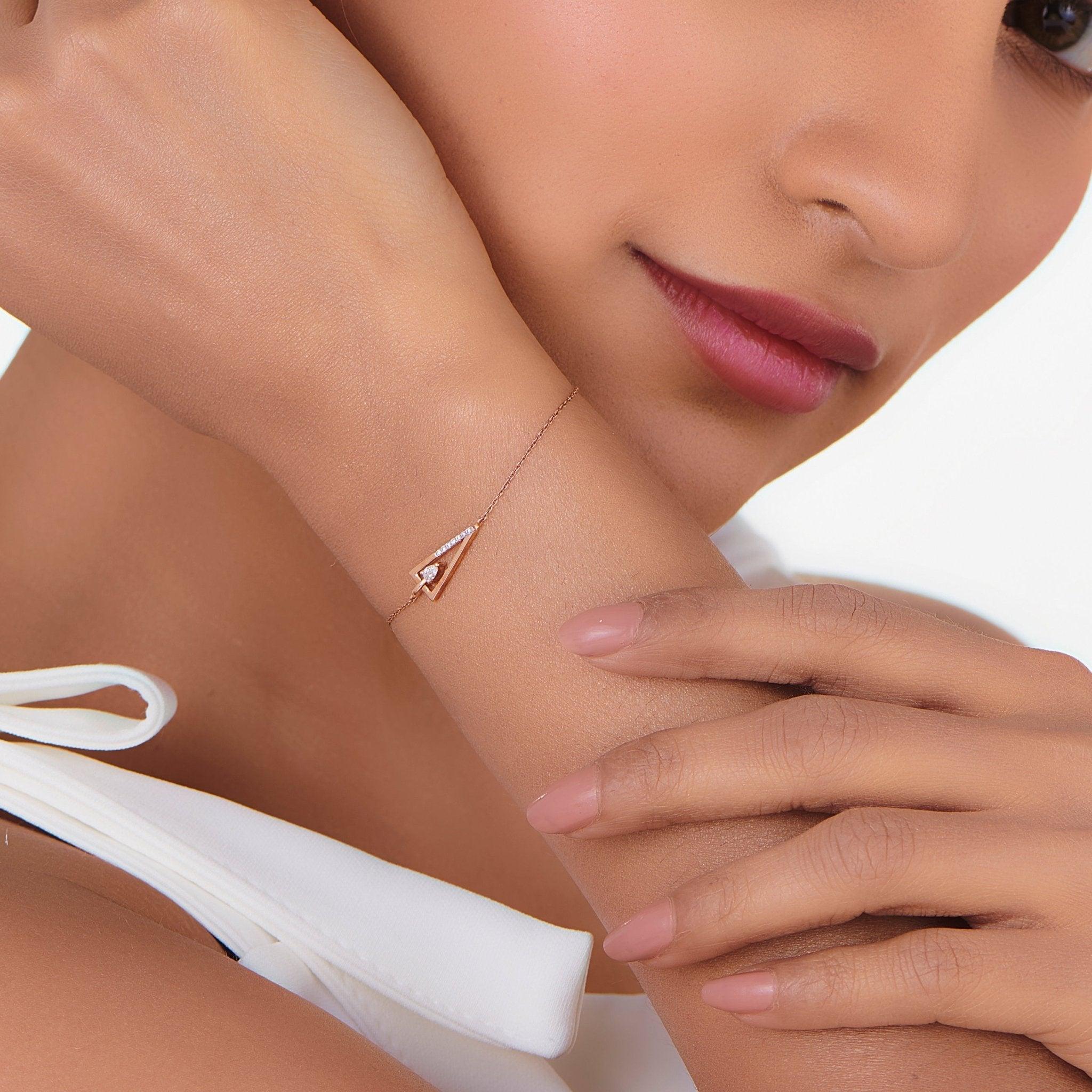 Seven Up Trigonal Bracelet