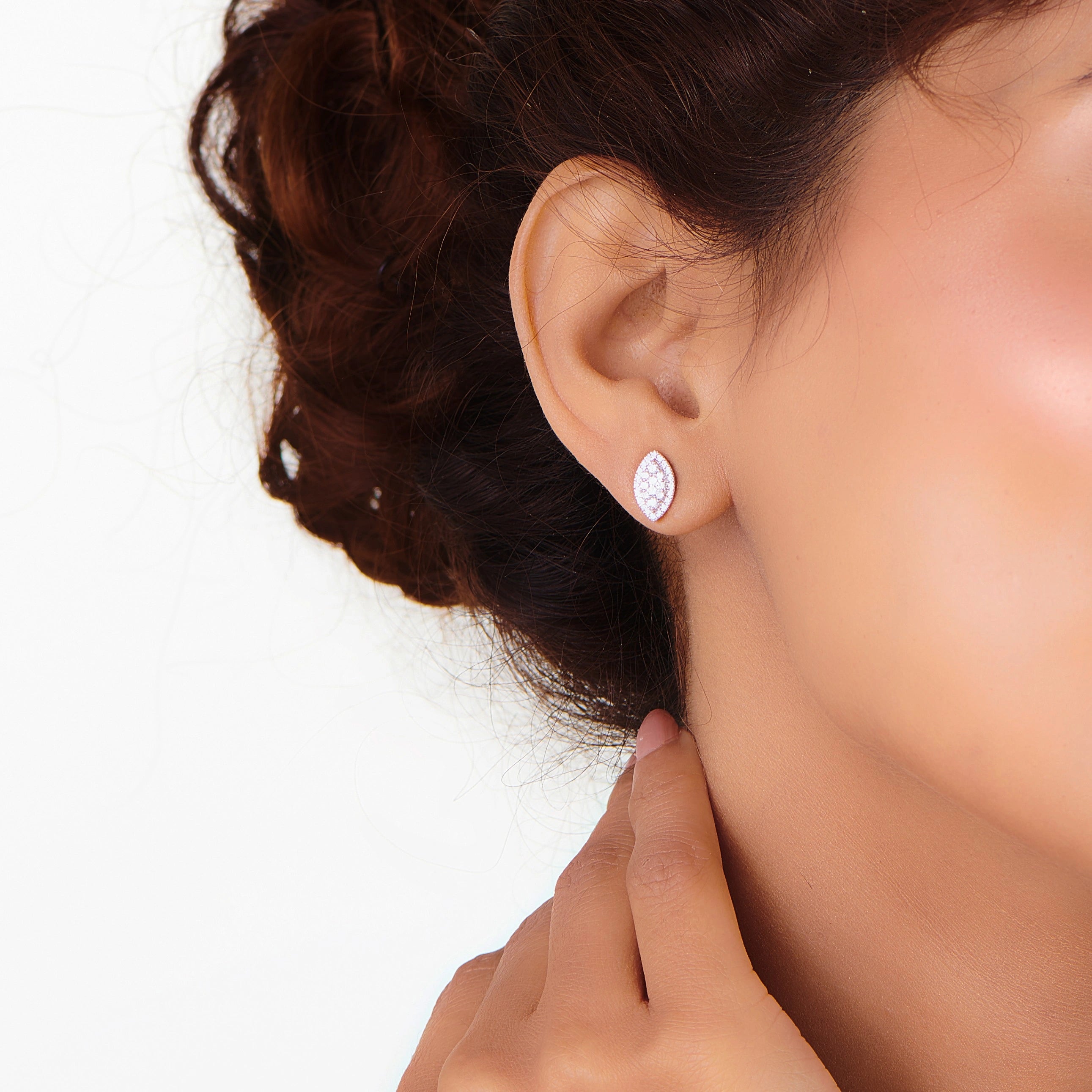 Deck up Lustre Leaf Studs - Zen Diamond India