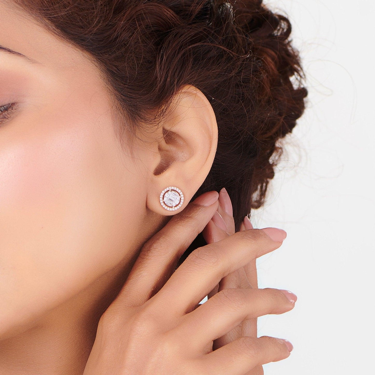 Signature Medium Round Pave Solitaire Earrings