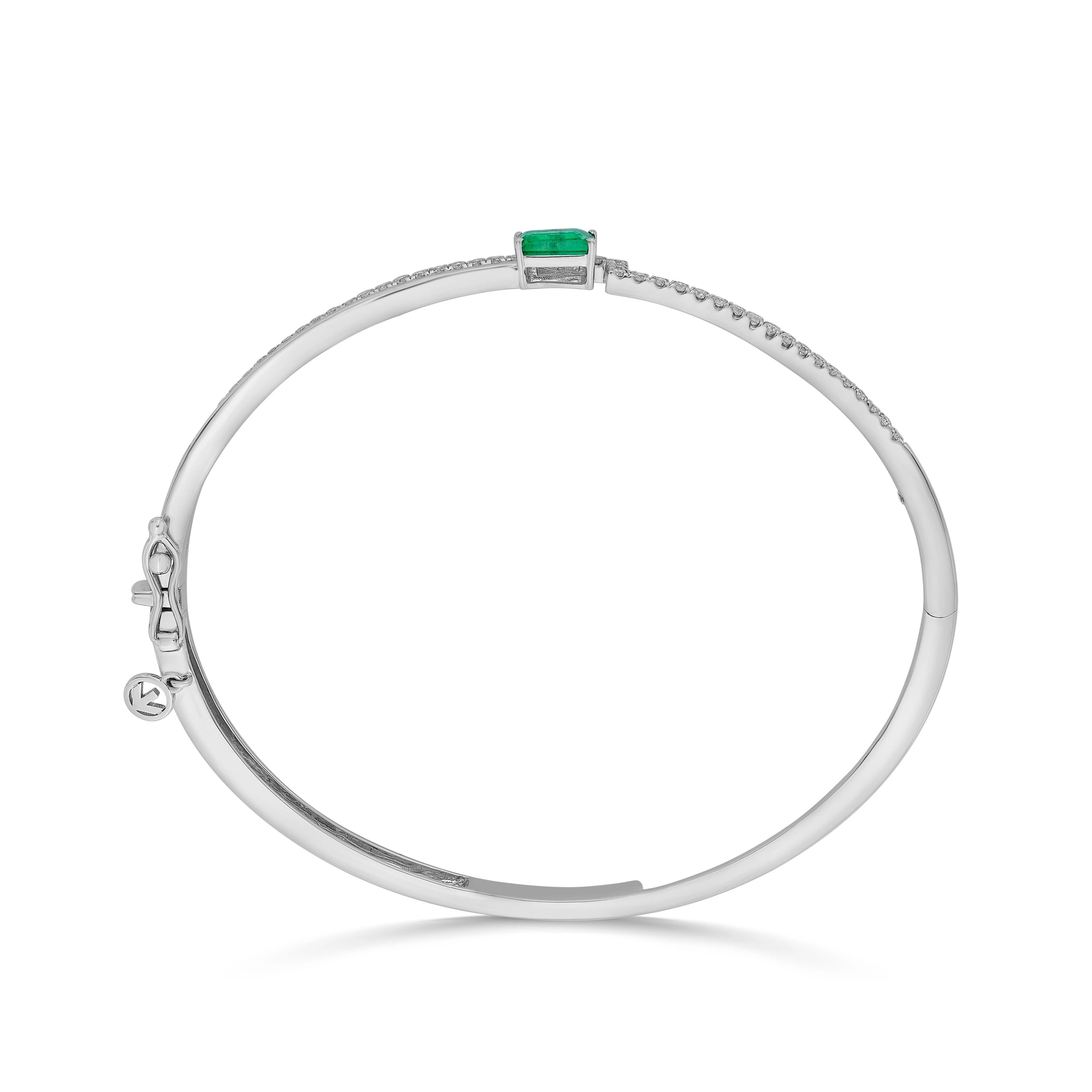 Toren Emerald Glow Curve Bracelet - Zen Diamond India