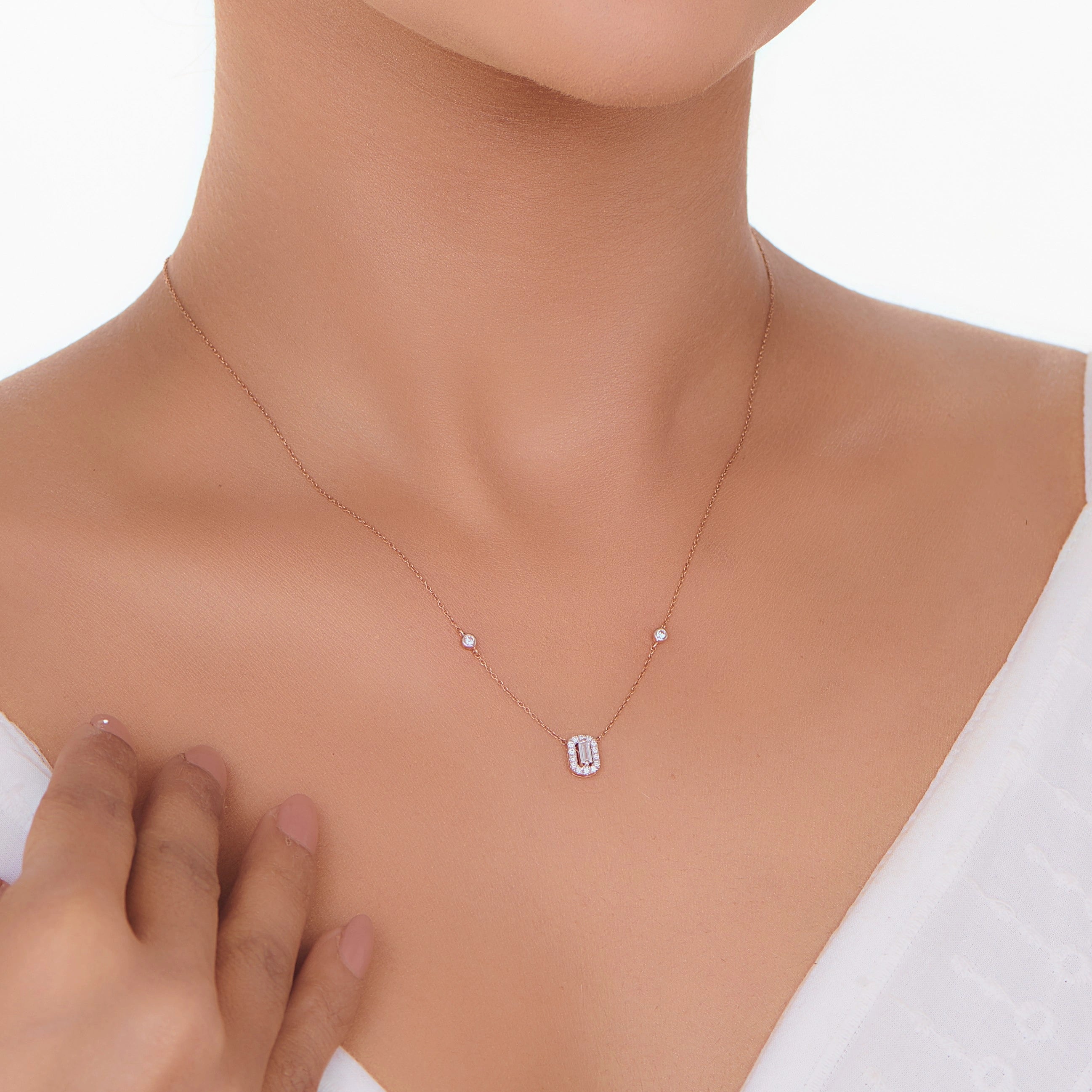 Deck Up Emerald Radiance Luxe Necklace - Zen Diamond India