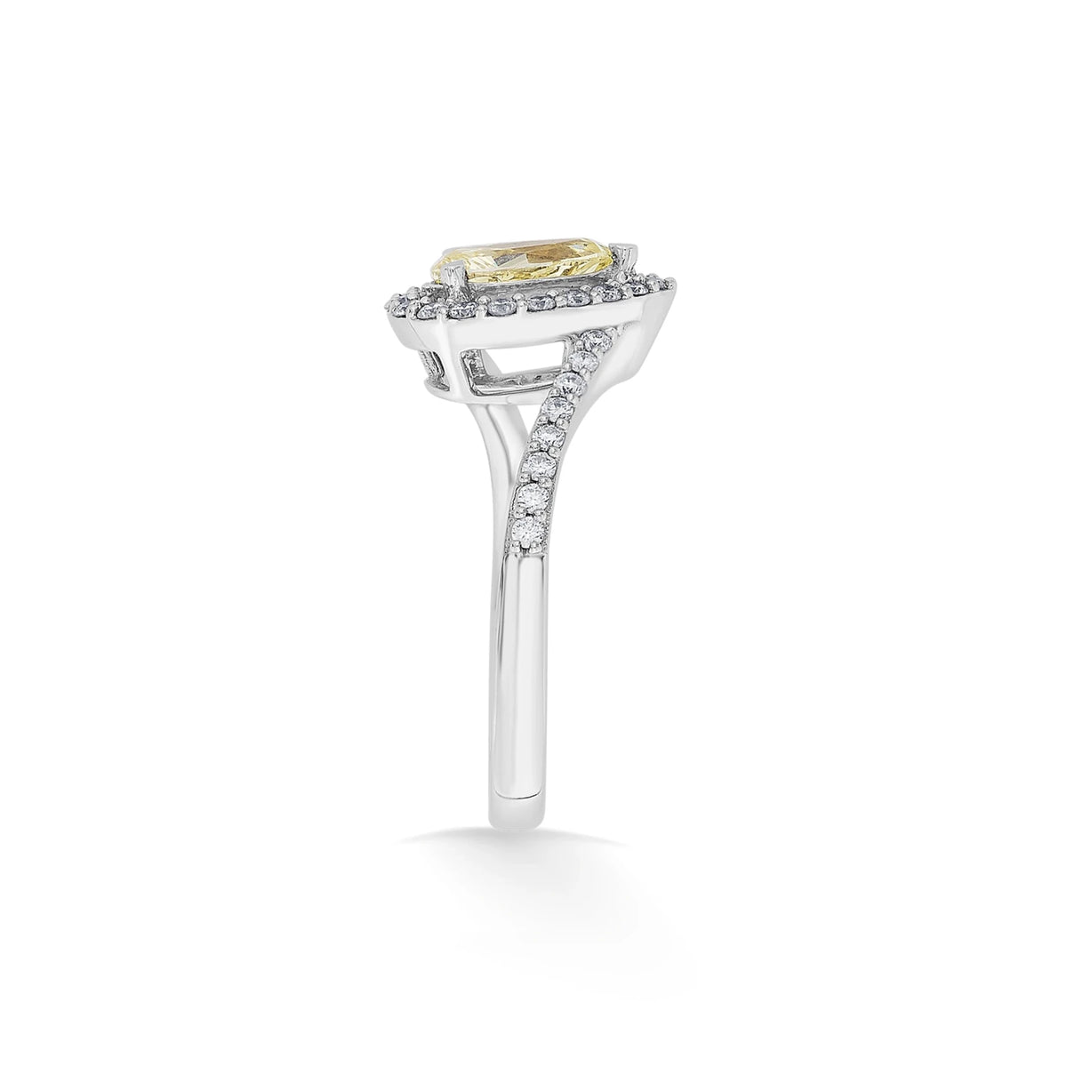 Solitaire Golden Glow Promise Ring - Zen Diamond India