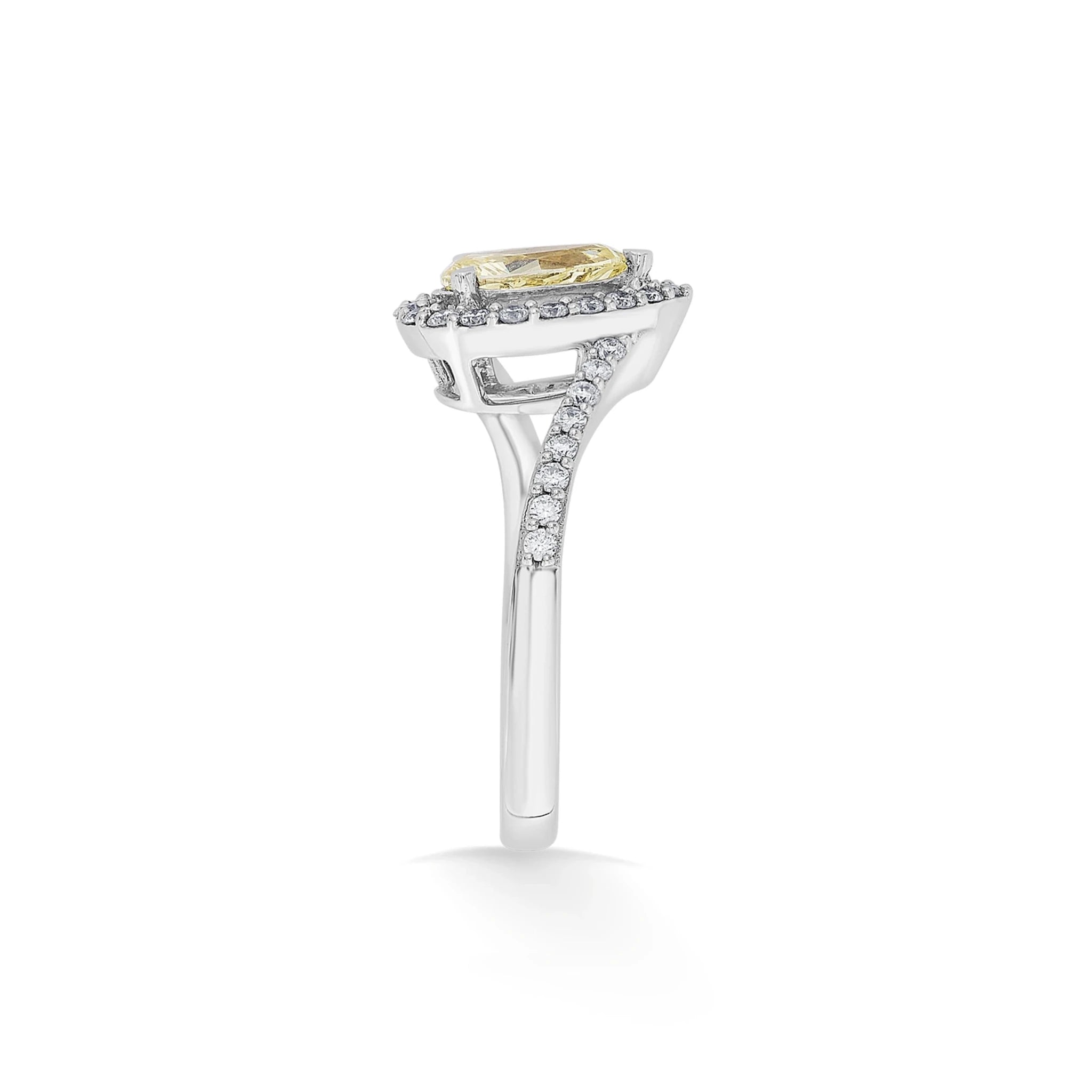 Solitaire Golden Glow Promise Ring - Zen Diamond India