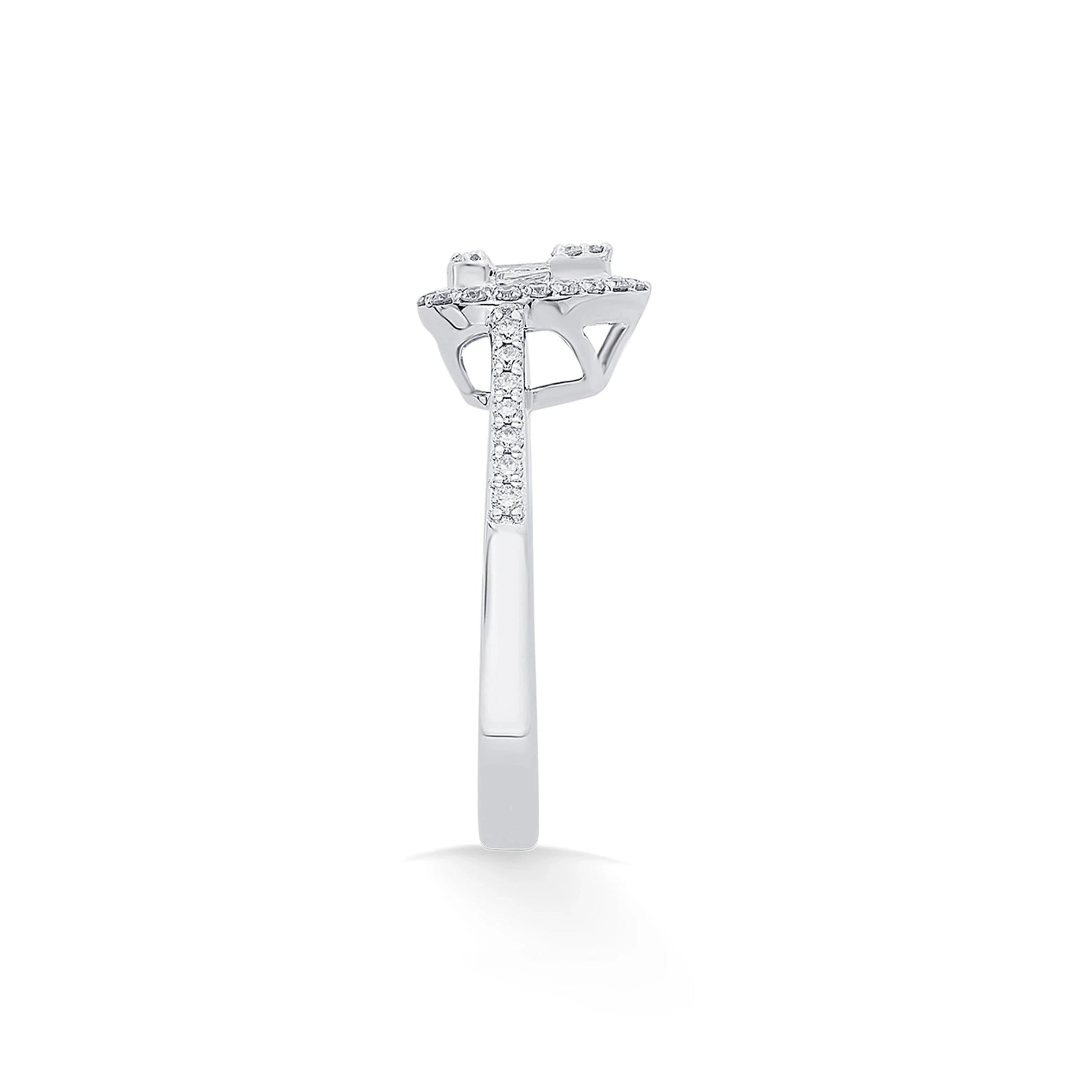 Heartlight Majesty Ring - Zen Diamond India